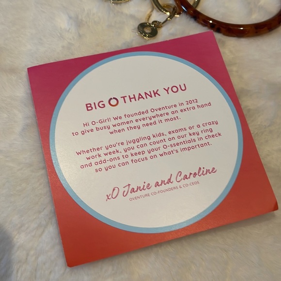 NWT/OVENTURE Big O resin Key ring w/heart charm.Tortoise/Goldtone or Pin… - Picture 5 of 6